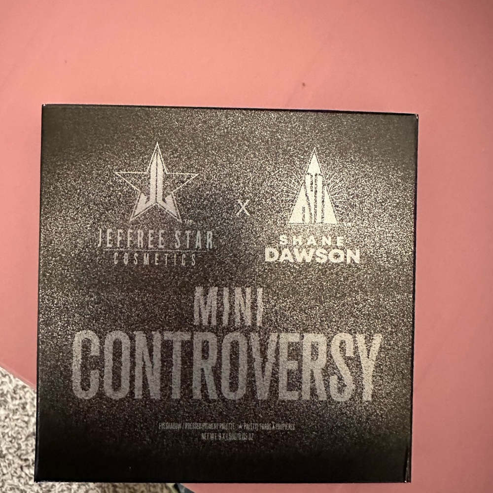 Jeffree star mini controversy pallete